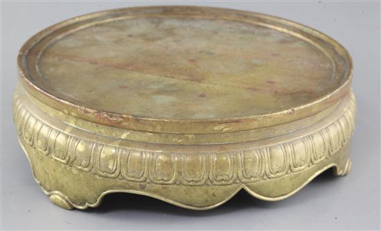 A large Chinese bronze censer stand, 17th / 18th century, diameter 27cm